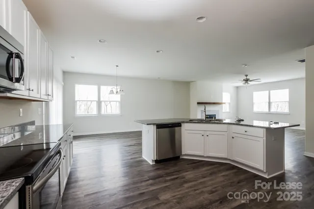 $2,240 | 3329 Osceola Lane, Charlotte, NC 28269