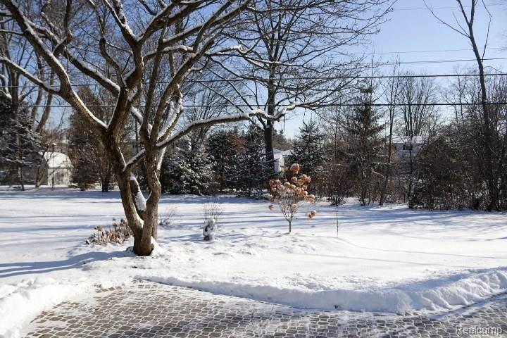 310 Stratford Road St. Clair, MI 48079 - Photo 51 of 56 IMG_9802.JPG