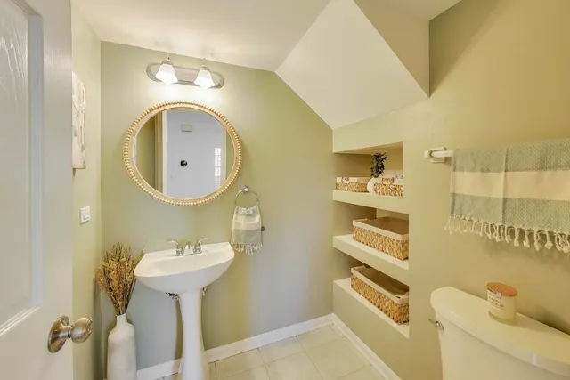 $389,900 | 1612 Fox Run Drive, Arlington Heights, IL 60004