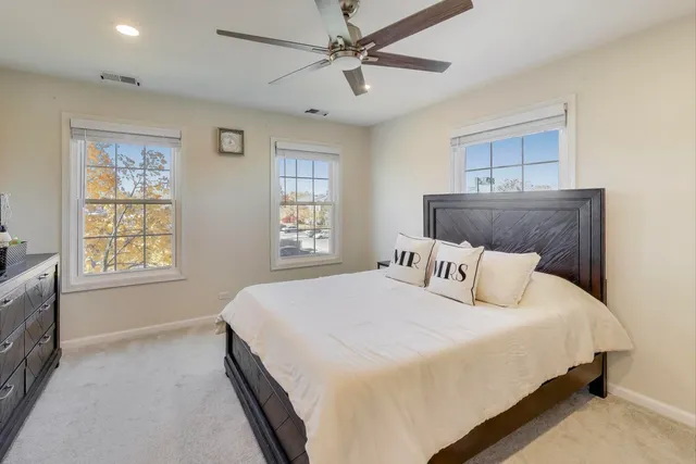 $389,900 | 1612 Fox Run Drive, Arlington Heights, IL 60004