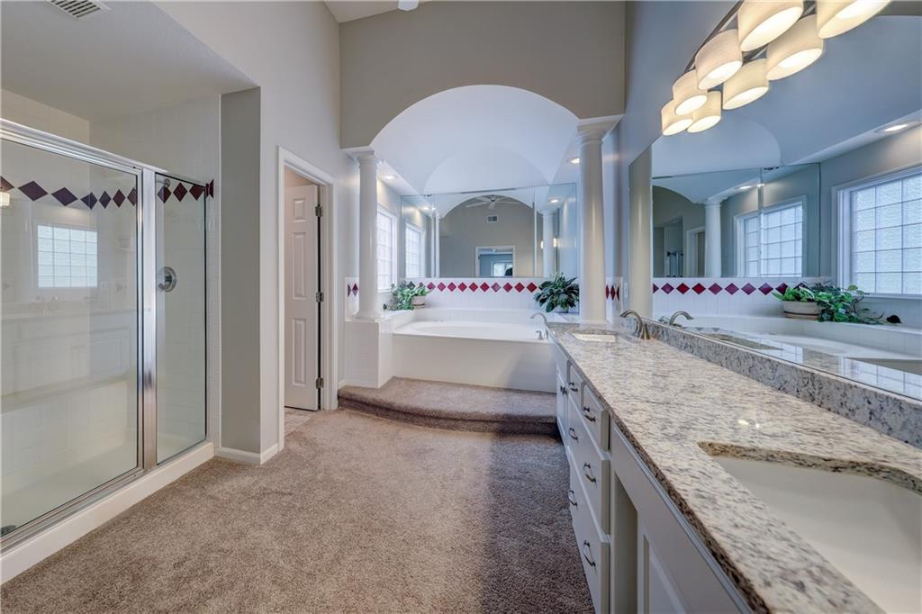 13017 Reeder Street Overland Park, KS 66213 - Photo 4 of 35