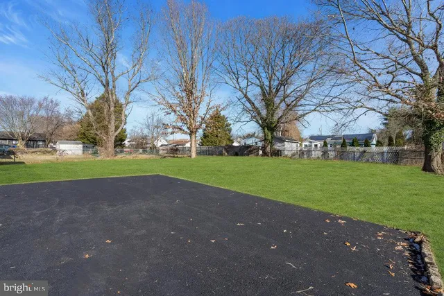 a view of a golf course