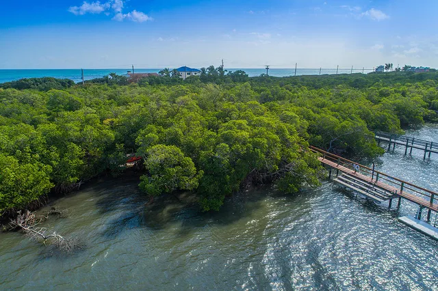 $4,900,000 | 23 Northeast MacArthur Boulevard, Stuart, FL 34996