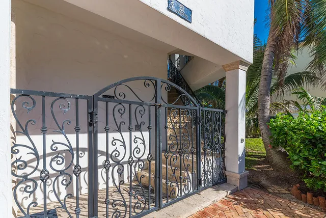 $4,900,000 | 23 Northeast MacArthur Boulevard, Stuart, FL 34996