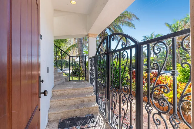 $4,900,000 | 23 Northeast MacArthur Boulevard, Stuart, FL 34996