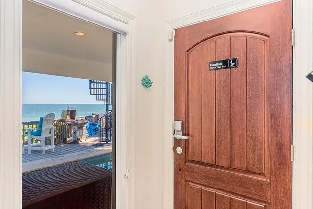 $4,900,000 | 23 Northeast MacArthur Boulevard, Stuart, FL 34996