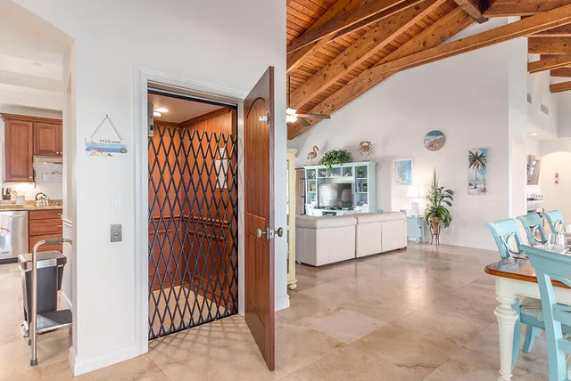 $4,900,000 | 23 Northeast MacArthur Boulevard, Stuart, FL 34996