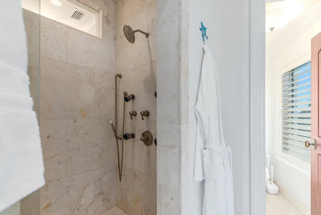 $4,900,000 | 23 Northeast MacArthur Boulevard, Stuart, FL 34996