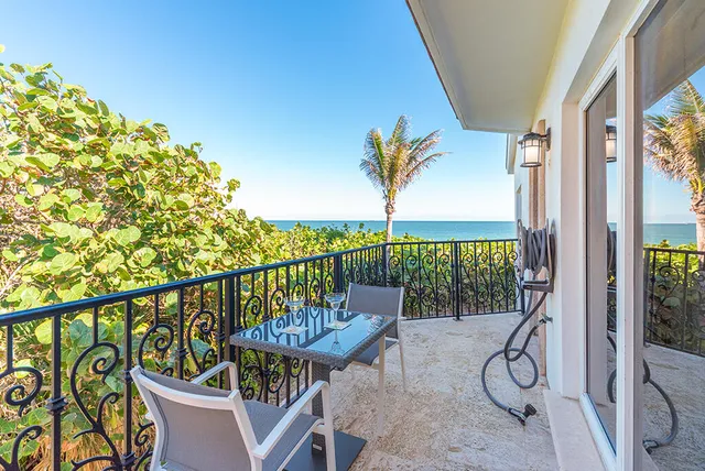 $4,900,000 | 23 Northeast MacArthur Boulevard, Stuart, FL 34996