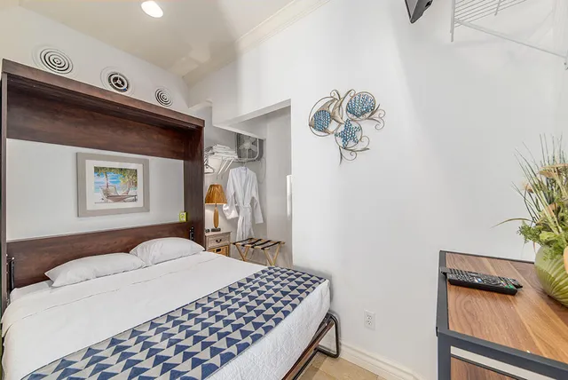 $4,900,000 | 23 Northeast MacArthur Boulevard, Stuart, FL 34996