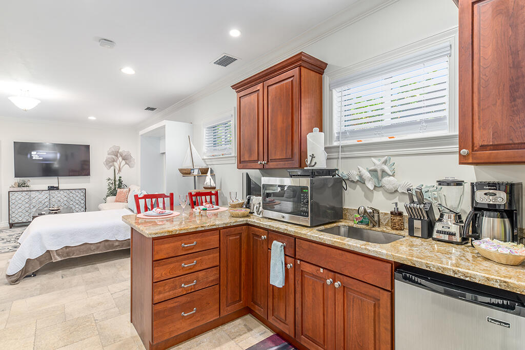 23 Northeast MacArthur Boulevard Stuart, FL 34996 - Photo 79 of 115 023