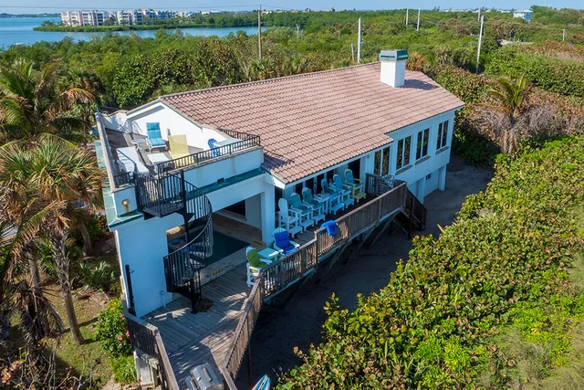 $4,900,000 | 23 Northeast MacArthur Boulevard, Stuart, FL 34996
