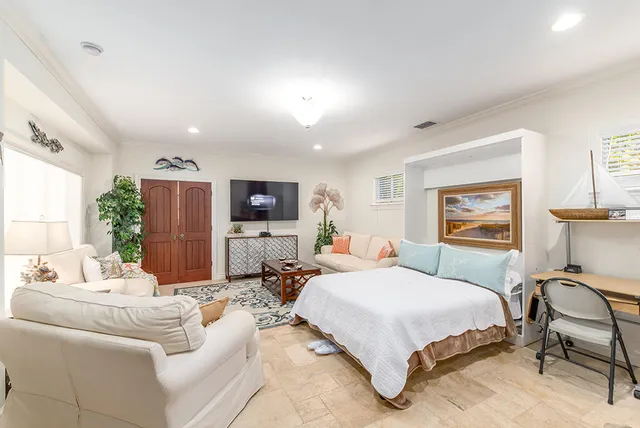 $4,900,000 | 23 Northeast MacArthur Boulevard, Stuart, FL 34996