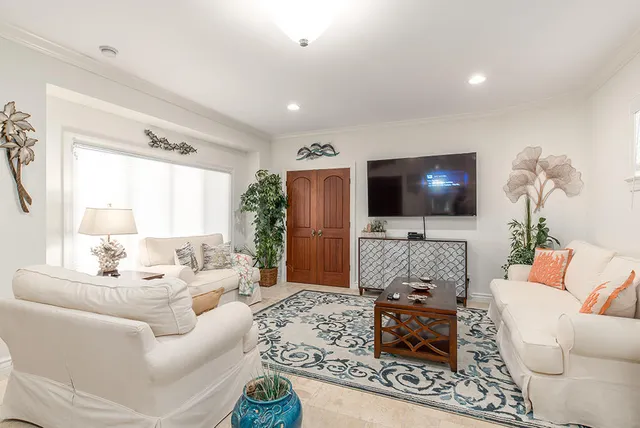 $4,900,000 | 23 Northeast MacArthur Boulevard, Stuart, FL 34996