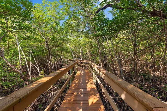 $4,900,000 | 23 Northeast MacArthur Boulevard, Stuart, FL 34996