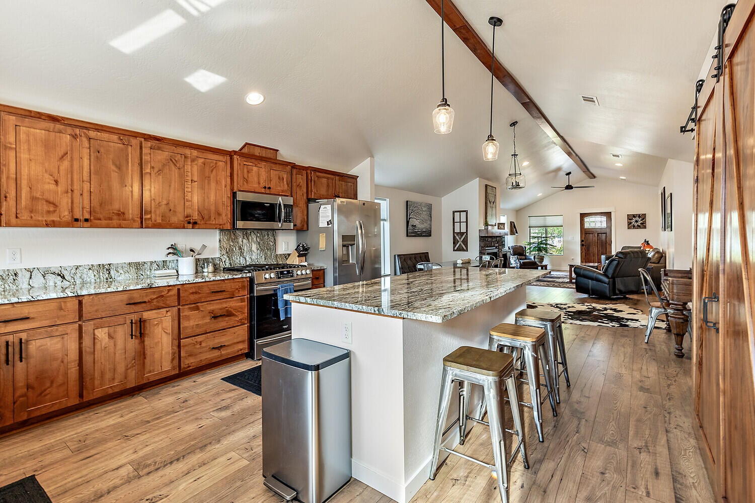 205 Suncrest Road Talent, OR 97540 - Photo 13 of 32 24_SR_24_mls