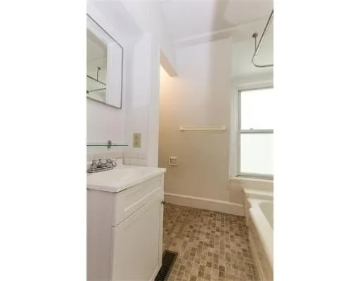 $2,400 | 31 Eastburn Street, Boston, MA 02135