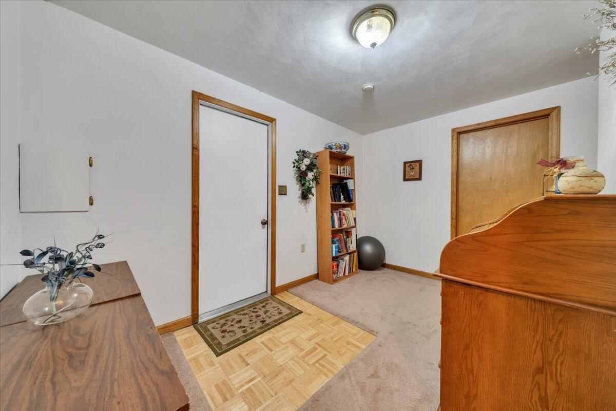 165 Fox Fire Cloverdale, VA 24077 - Photo 37 of 54 38-MIB07248