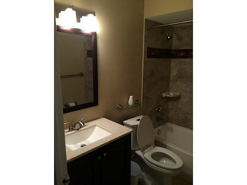 363 West Camino Real, Unit 5 Boca Raton, FL 33432 - Photo 7 of 10 Bathroom