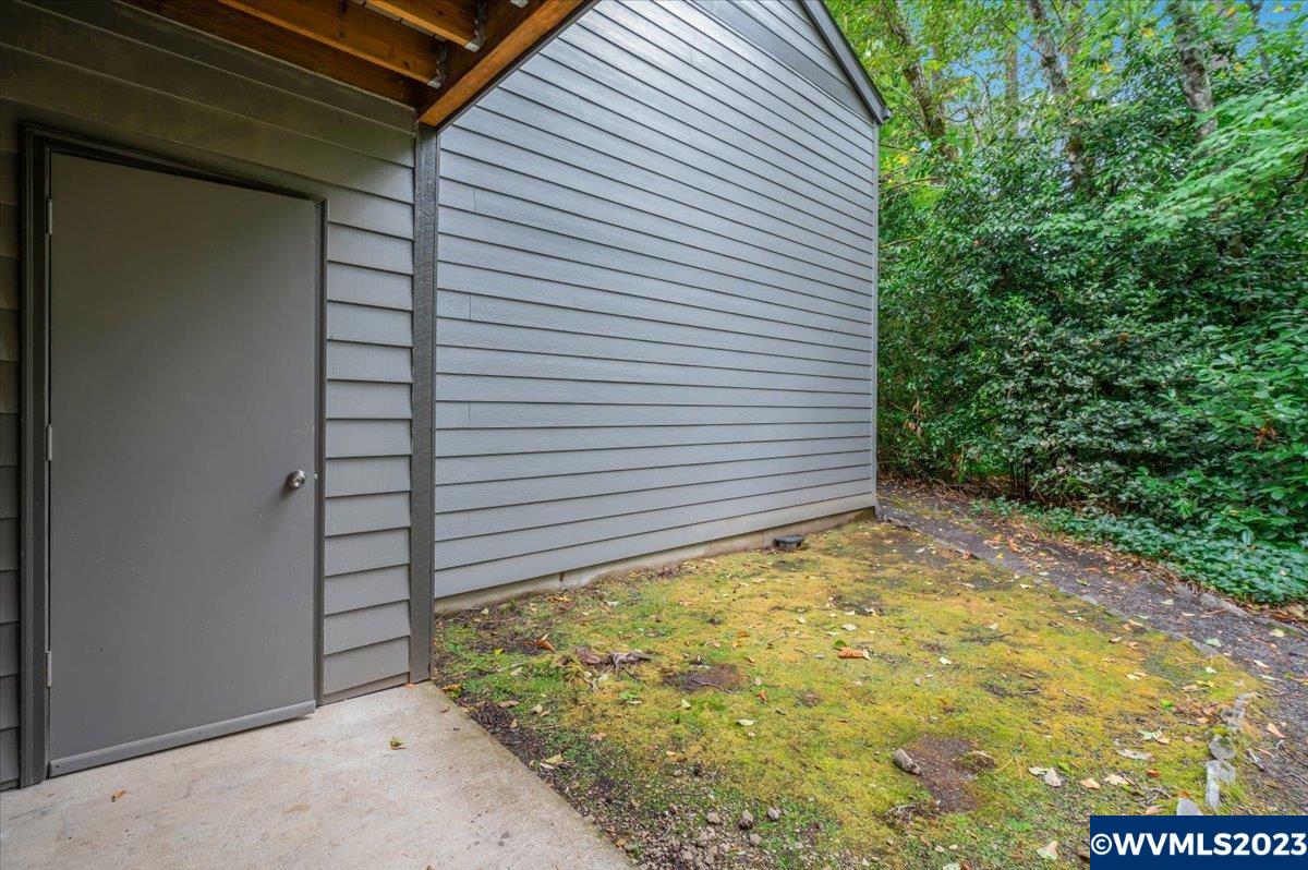 6745 Southwest Scholls Ferry Road Beaverton, OR 97008 - Photo 20 of 29