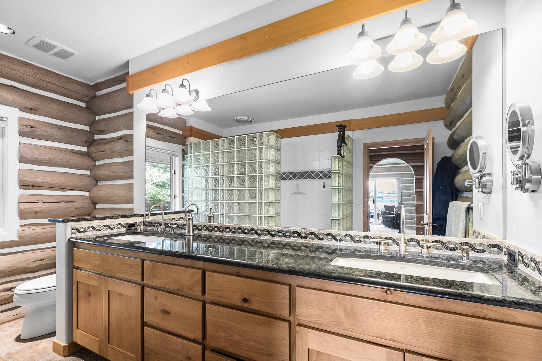65105 Quail Farm Road Bend, OR 97703 - Photo 20 of 27 Master Bathroom