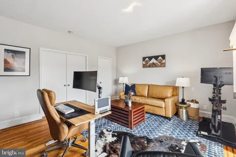 $800,000 | 2219 Delancey Place, Unit 6, Philadelphia, PA 19103