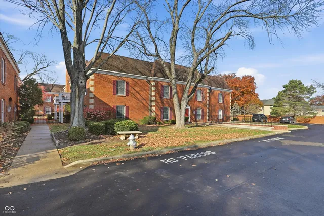 $300,000 | 2608 East 2nd Street, Unit C, Bloomington, IN 47401