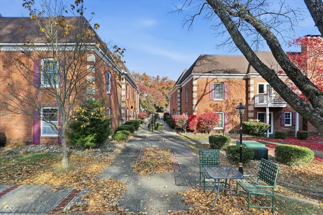 $300,000 | 2608 East 2nd Street, Unit C, Bloomington, IN 47401