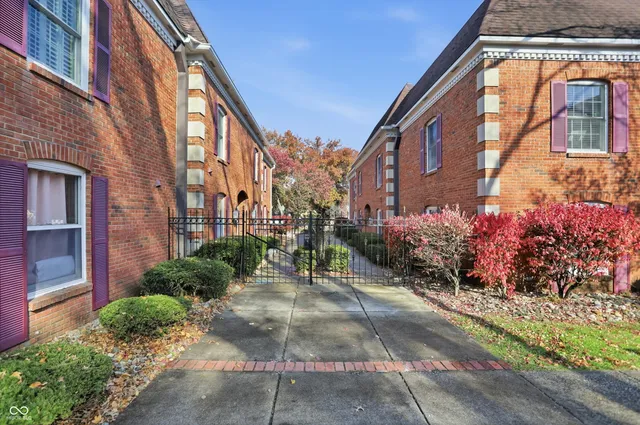 $300,000 | 2608 East 2nd Street, Unit C, Bloomington, IN 47401