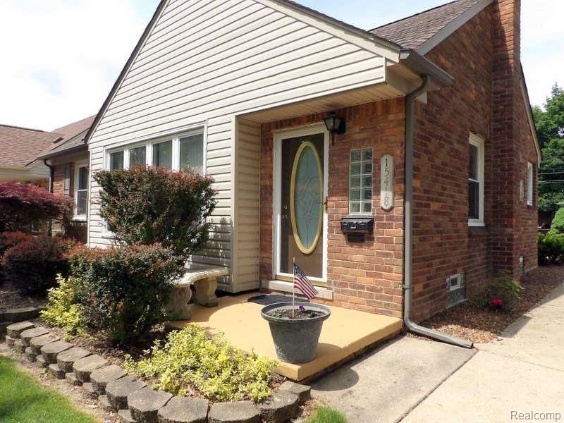 15418 Champaign Road Allen Park, MI 48101 - Photo 4 of 37