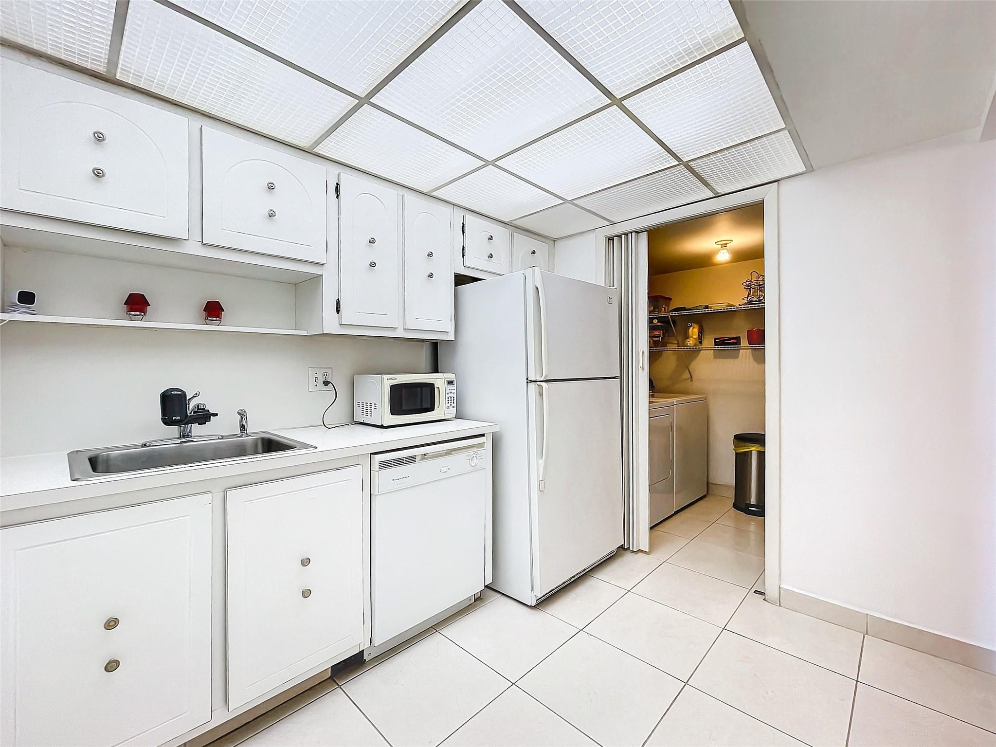 16300 Golf Club Road, Unit 809 Weston, FL 33326 - Photo 14 of 42 Photo 14