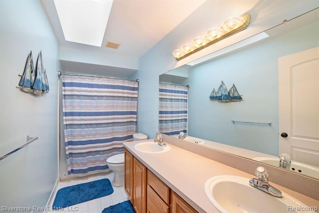 798 Grovecrest Rochester Hills, MI 48307 - Photo 38 of 49