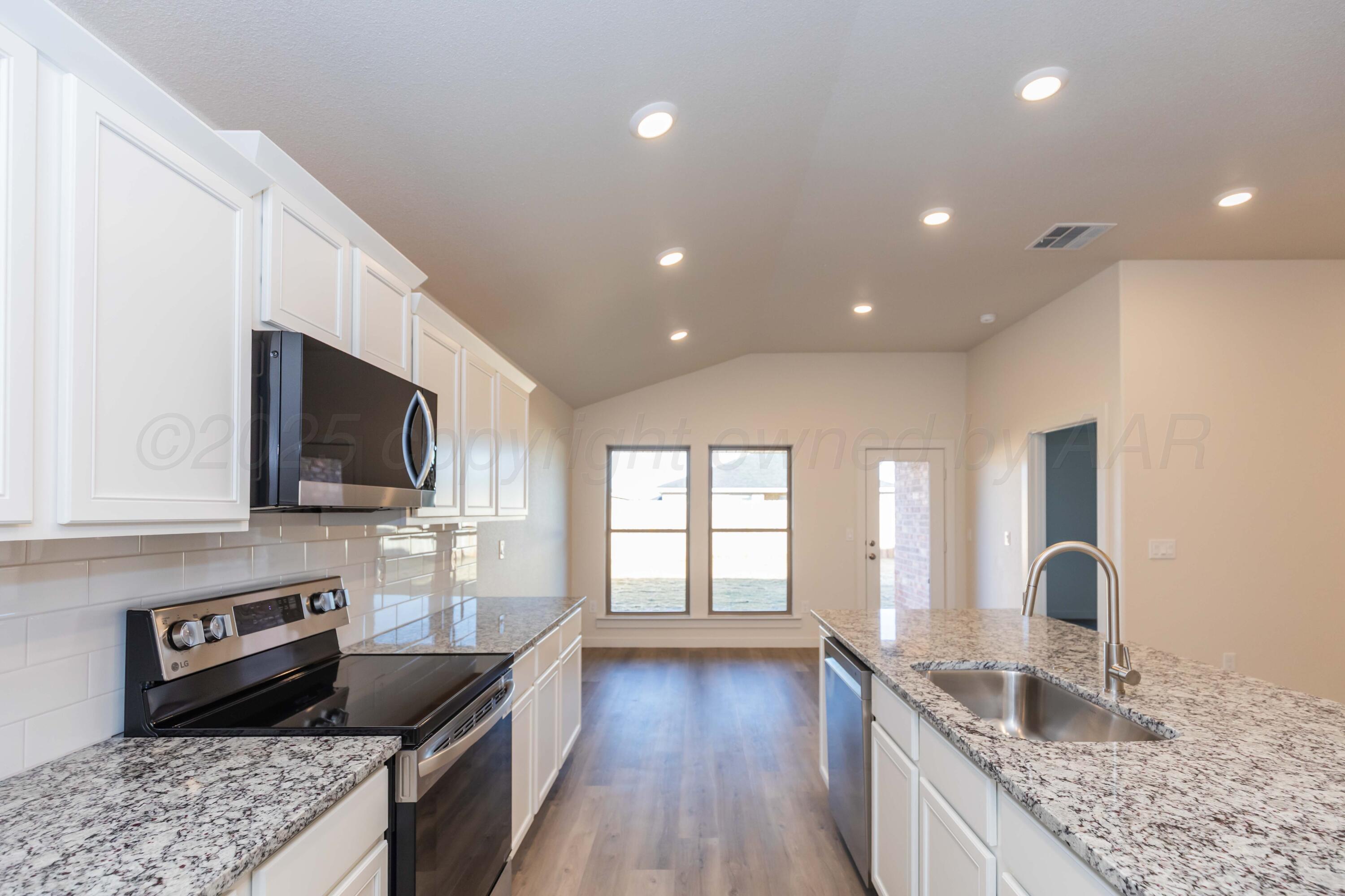 8904 Bunkhouse Road Amarillo, TX 79124 - Photo 5 of 17 KITCHEN VIEW 1