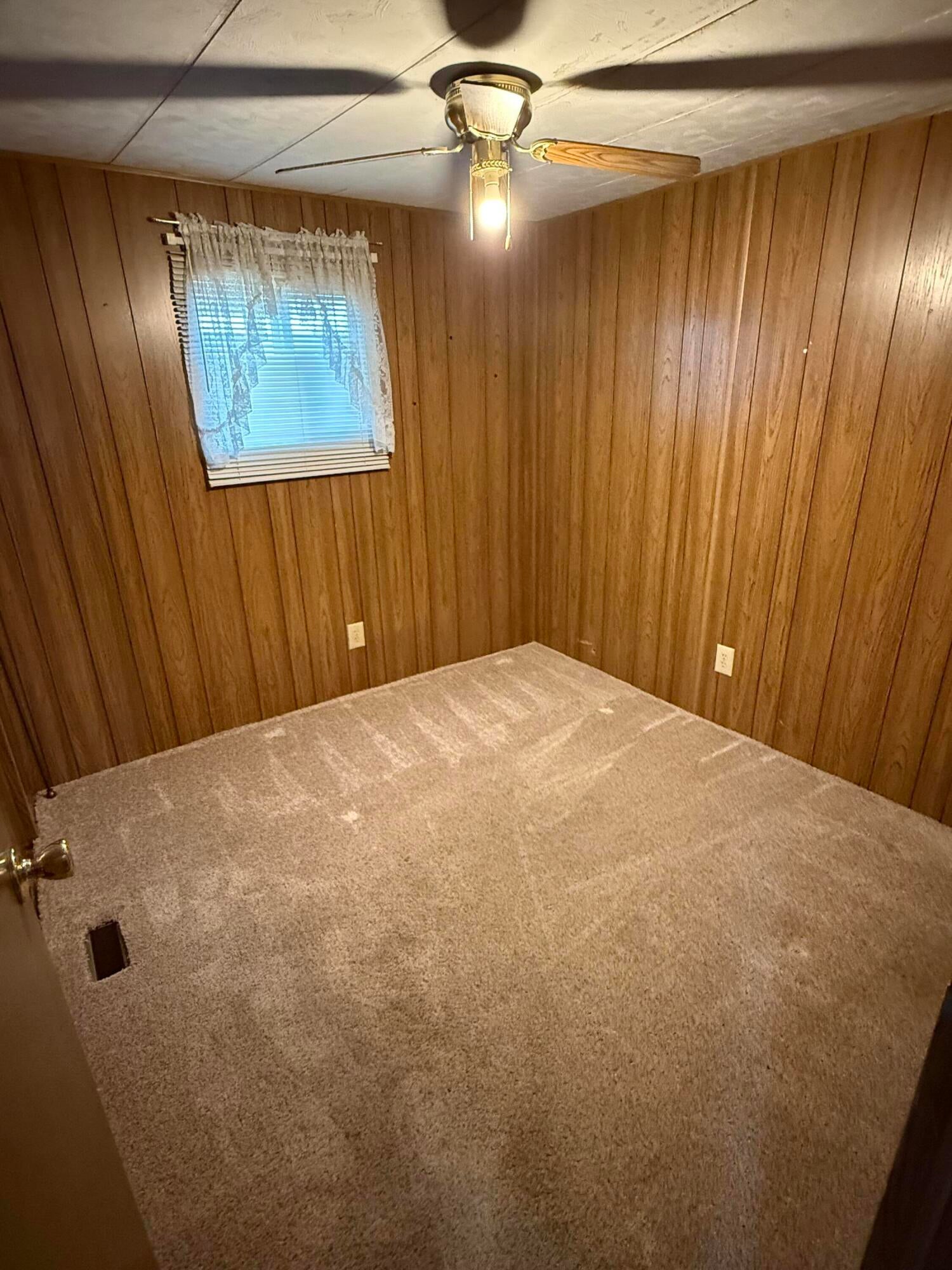 421 Stevens Road, Unit 20 Eagle Point, OR 97524 - Photo 9 of 22 Bedroom 1