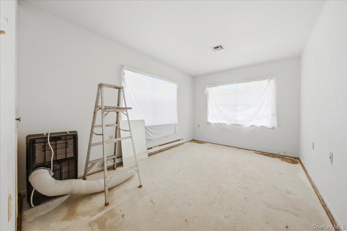 158 Falmouth Court, Unit A Ridge, NY 11961 - Photo 10 of 23
