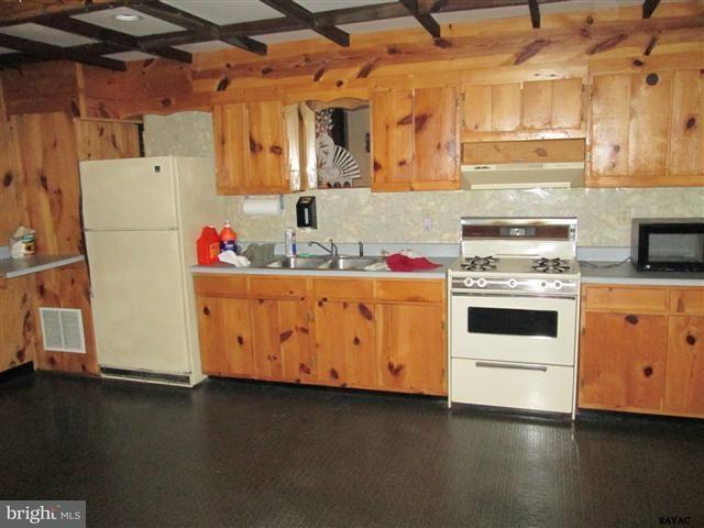 3585 Springwood Road Red Lion, PA 17356 - Photo 5 of 22 Gallery Image 5