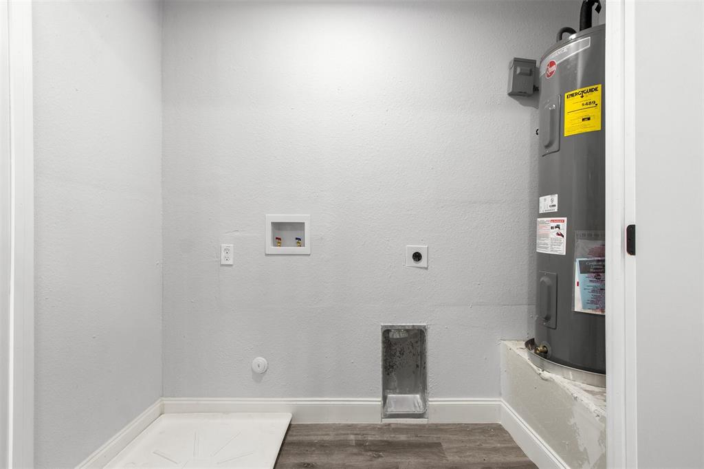 5405 Ramsey Drive The Colony, TX 75056 - Photo 27 of 32 a view of bathroom