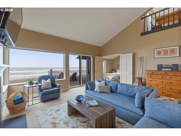 $690,000 | 4175 Highway 101, Unit D2, Depoe Bay, OR 97341