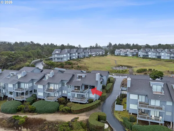 $690,000 | 4175 Highway 101, Unit D2, Depoe Bay, OR 97341