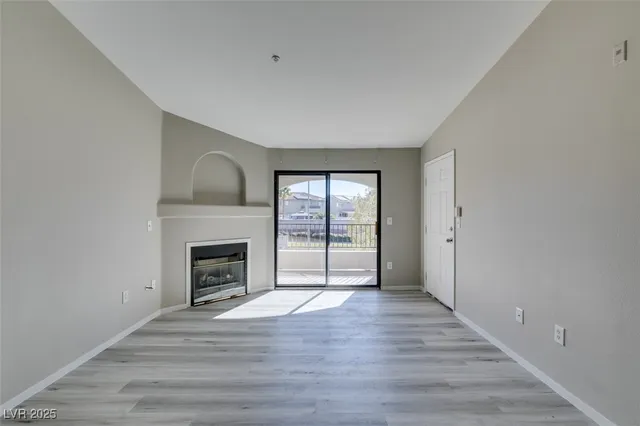 $1,600 | 950 Seven Hills Drive, Unit 726, Henderson, NV 89052