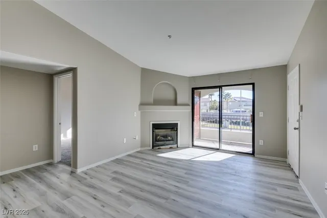 $1,600 | 950 Seven Hills Drive, Unit 726, Henderson, NV 89052