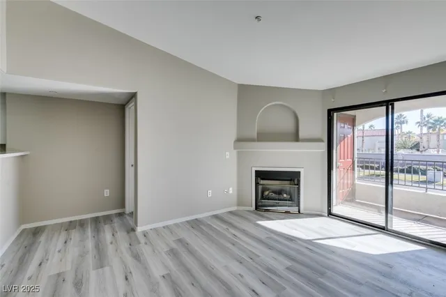 $1,600 | 950 Seven Hills Drive, Unit 726, Henderson, NV 89052