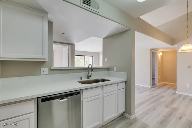 $1,600 | 950 Seven Hills Drive, Unit 726, Henderson, NV 89052