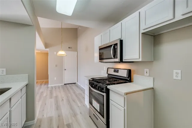 $1,600 | 950 Seven Hills Drive, Unit 726, Henderson, NV 89052