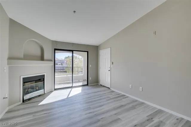 $1,600 | 950 Seven Hills Drive, Unit 726, Henderson, NV 89052