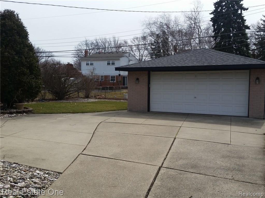 2348 Common Road Warren, MI 48092 - Photo 25 of 25