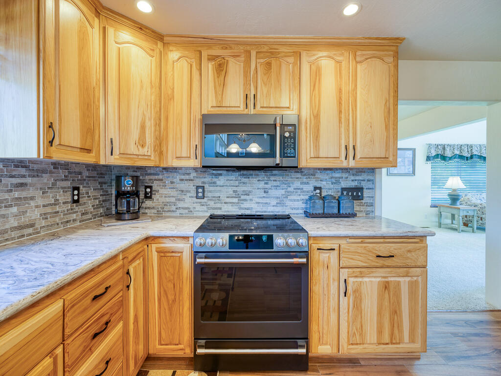 9015 Arant Road Klamath Falls, OR 97603 - Photo 16 of 41 Arant-17