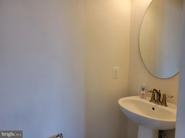 $3,200 | 12347 Echo Hill Place, Waldorf, MD 20601