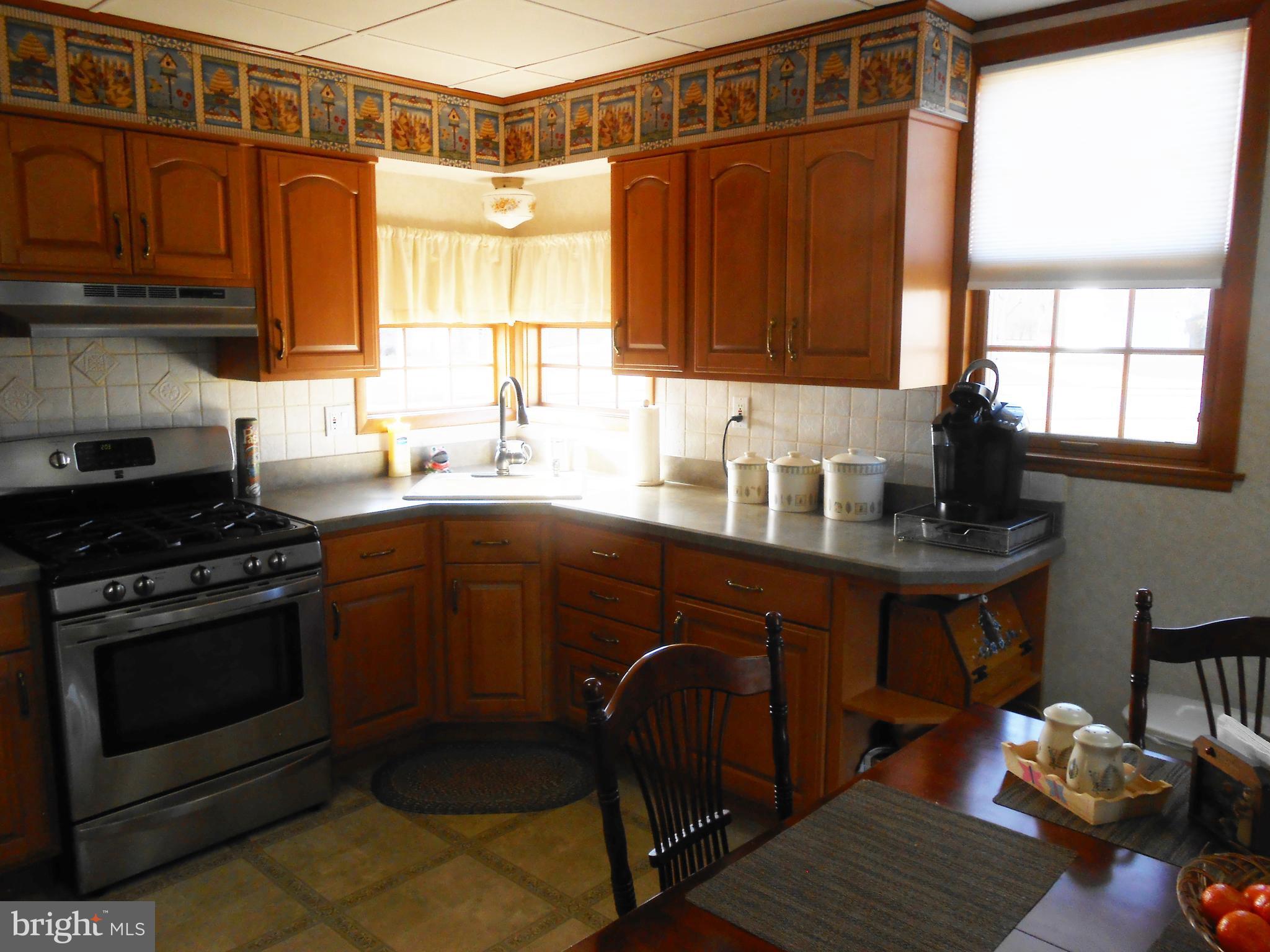 1209 Cambridge Road Warminster, PA 18974 - Photo 8 of 34 Kitchen