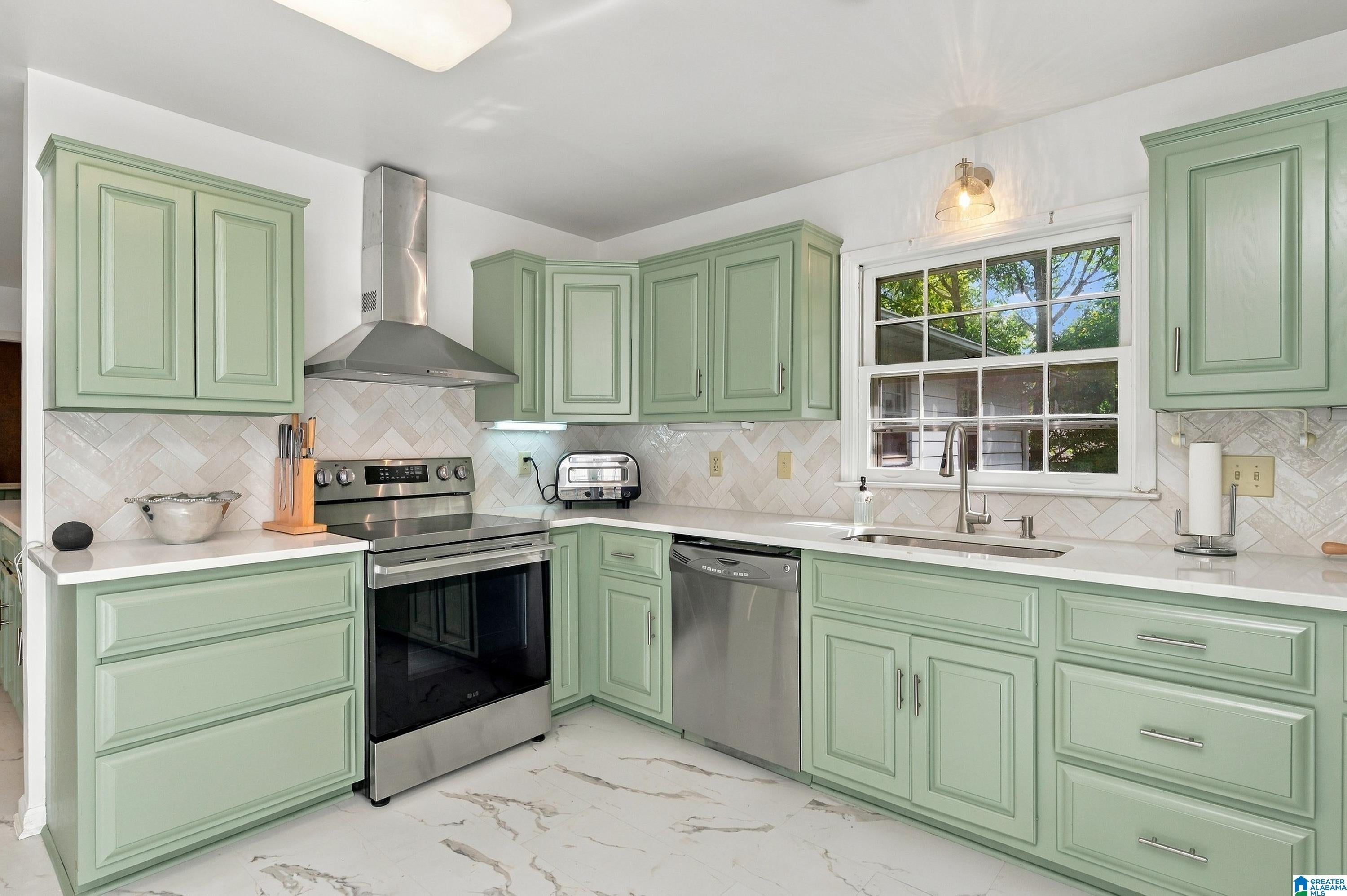 2022 Chapel Road Hoover, AL 35226 - Photo 19 of 51 Gallery Image 19